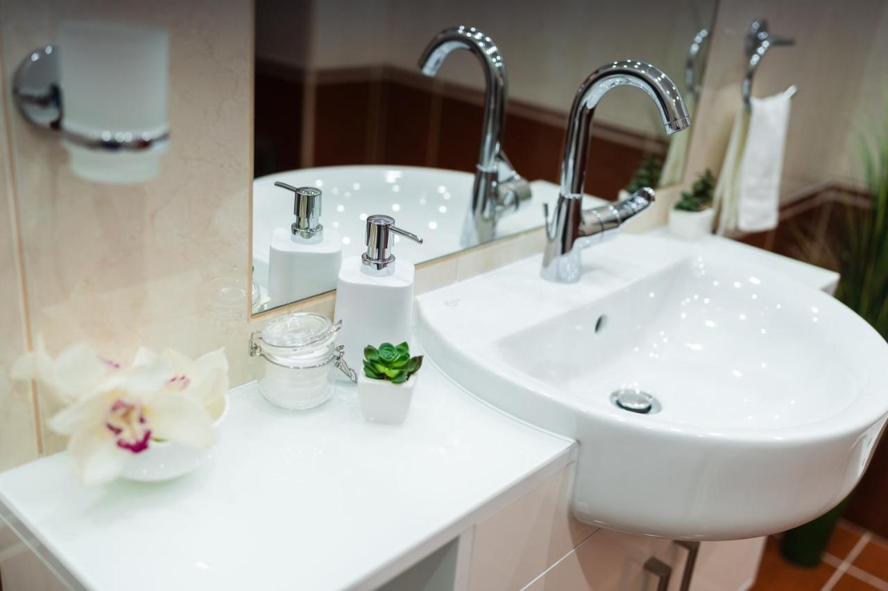 Sara-Lux Apartman Nyarliget Buitenkant foto