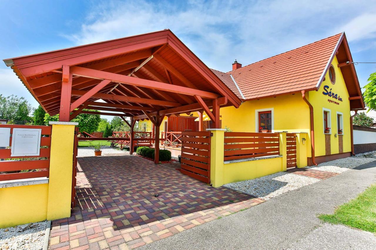 Sara-Lux Apartman Nyarliget Buitenkant foto