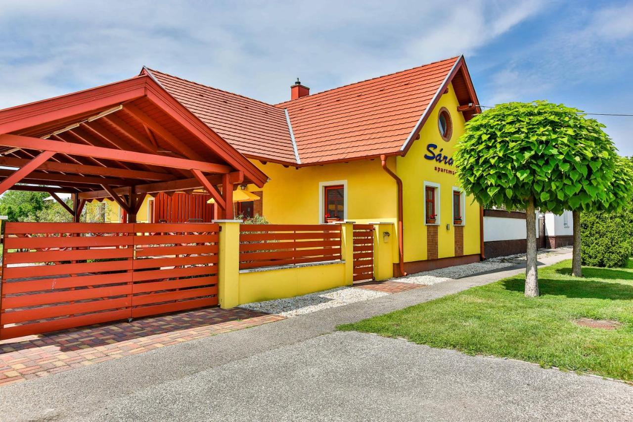 Sara-Lux Apartman Nyarliget Buitenkant foto