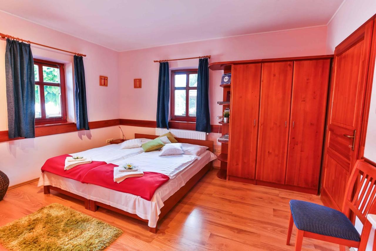 Sara-Lux Apartman Nyarliget Buitenkant foto